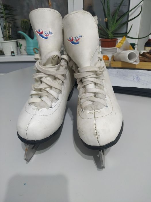 Коньки 36 размер для фигурного катания