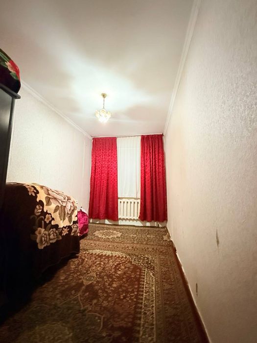 Massiv panelniyda 4 xonalik uy sotiladi