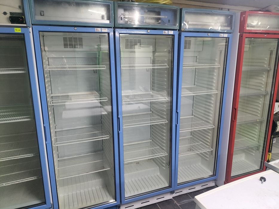 Холодильник Витринный