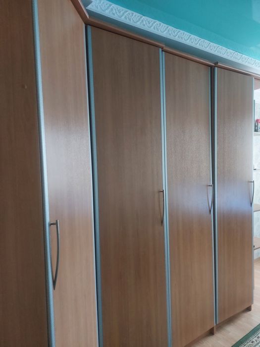 Киімге арналған шифоньер