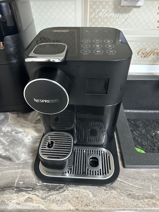 Espressor Nespresso Gran Lattissima EN640.B Negru