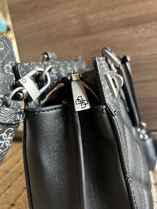 Оригинална чанта GUESS