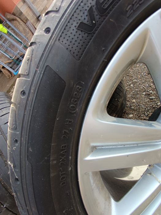 Vând jante ET45 cu cauciucuri bune