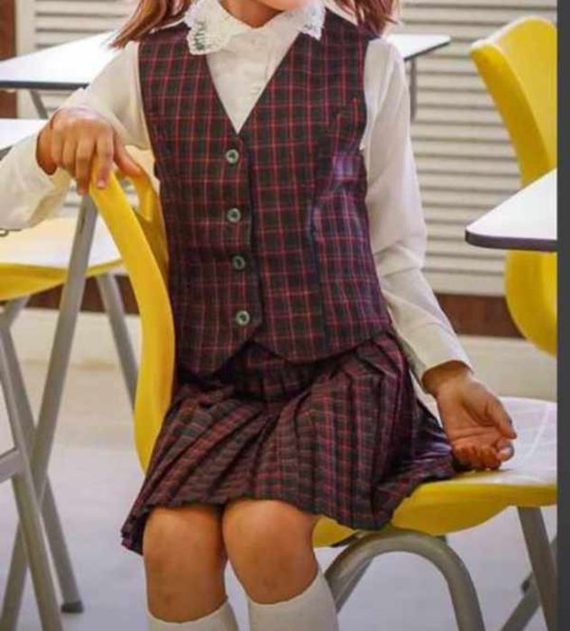 Форма школьная в красную клетку