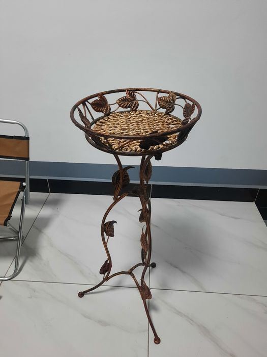 Подставка для цветов