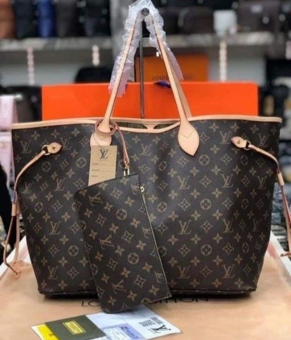 Geanta damă,super model,diverse nuanțe,saculet,etichetă