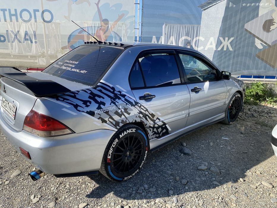 Mitsubishi lancer 9
