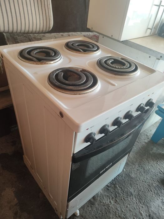 Продам электроплиту