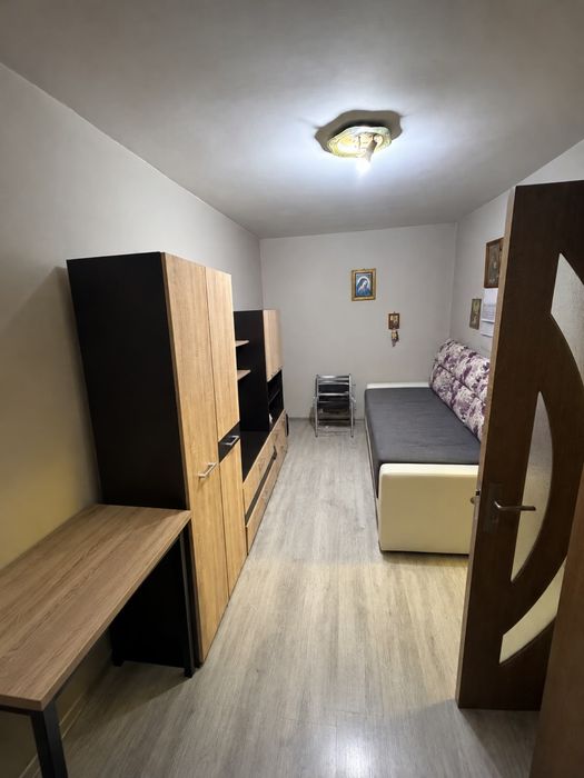 Vand apartament 3 camere micro 40