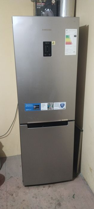 Холодильник  Samsung