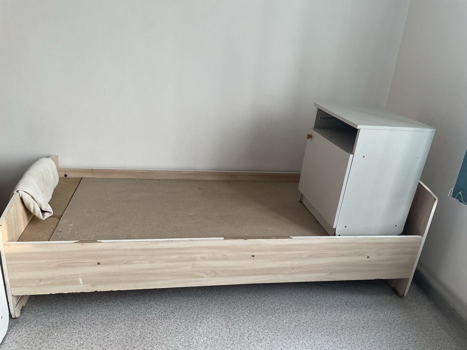 Кровать дерево