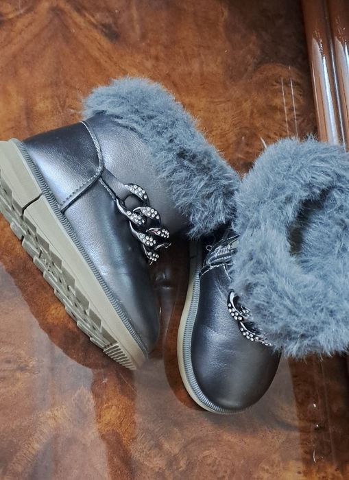 Продаётся обувь для девочек