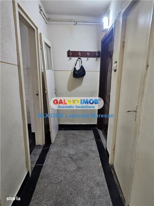 Vanzare apartament 2 camere semidecomandat Aleea Trandafirilor