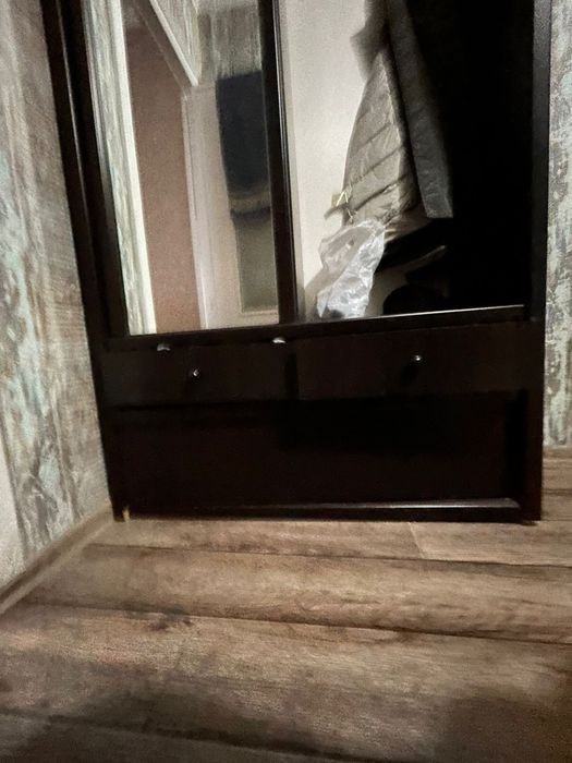 Продам мебель: Гарнитур, шкаф, Тв-тумба