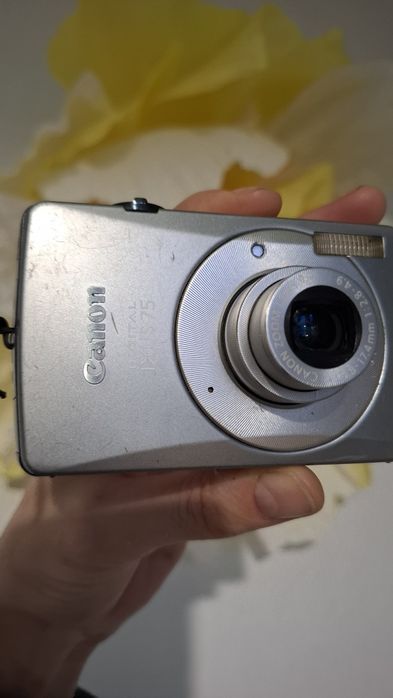 Компактен дигитален фотоапарат Canon Digital IXUS 75