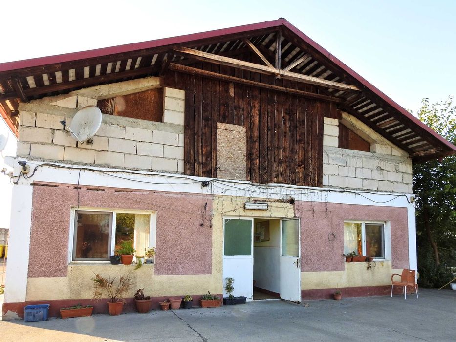 Fermă agricolă Hodoni, Timiș 2,3 ha, hale, birouri, cântar 50 t