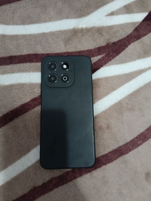 Honor x6b puțin crăpat