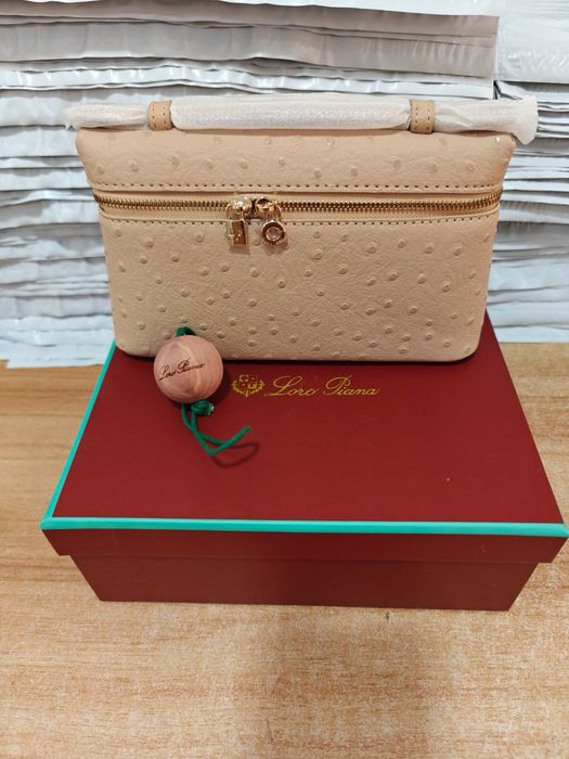 Чанти Loro Piana щраусова кожа