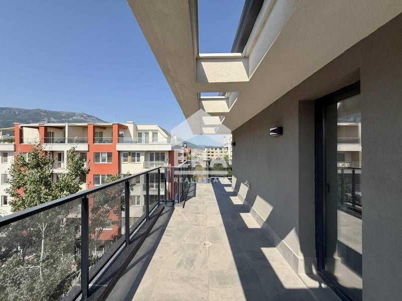 Продава се Четиристаен апартамент в София, Малинова долина - 226 кв.м за 1992 €/кв.м - Снимка #2