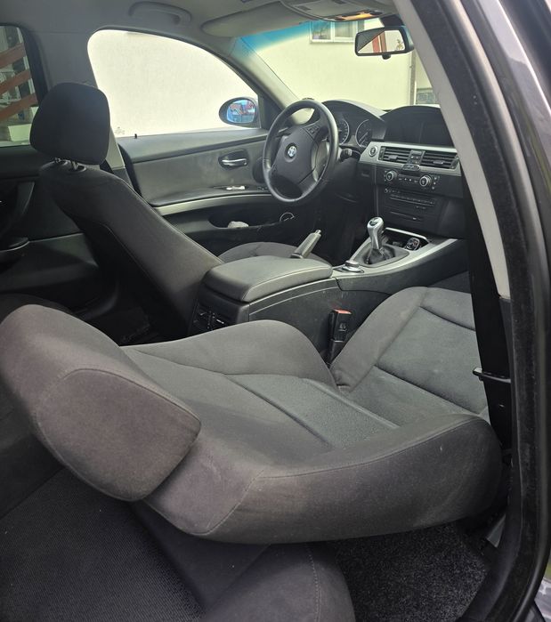 Vand BMW e90 sau schimb cu Logan