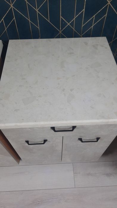 Продам кухонные тумбы низ