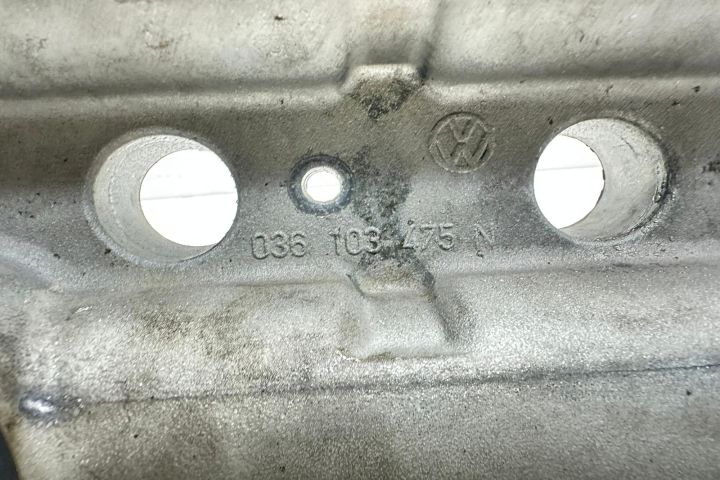 Capac chiulasa 036103475 Volkswagen VW Golf a 4-a generatie seria