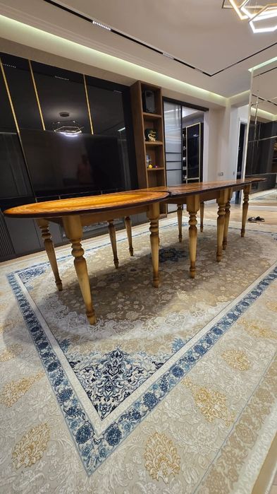 Стол из настоящего дерево