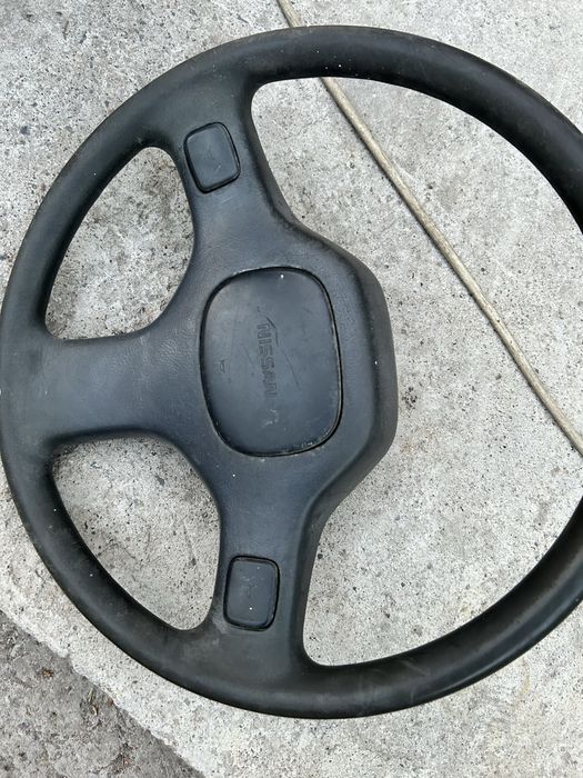 Руль от nissan и от bmw
