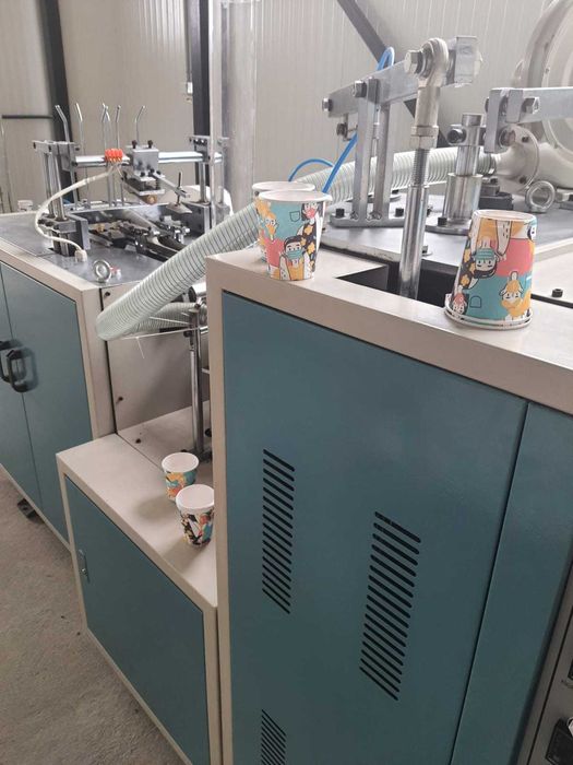 Masina automata de produs pahare din carton, a functionat doar pentru probe