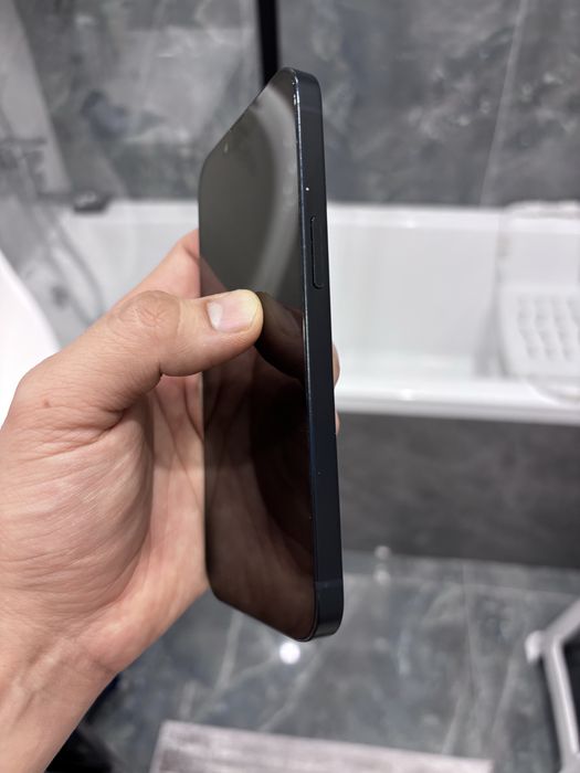 Продам айфон 13 на 128 гб