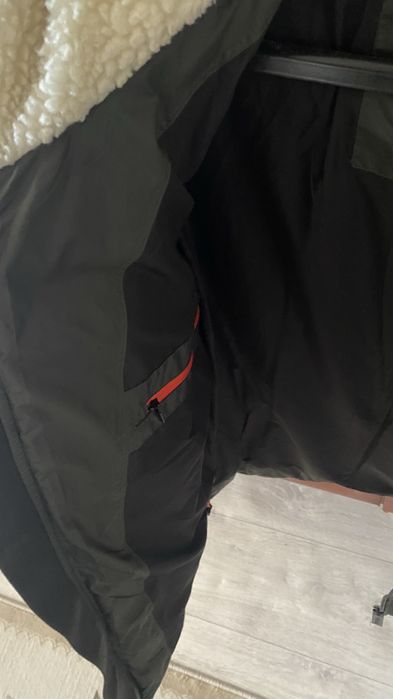 Продам зимнюю куртку