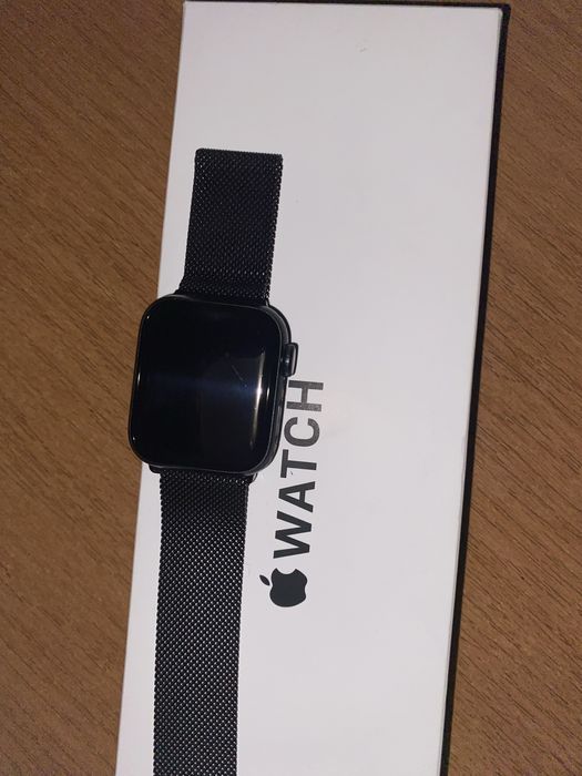 Apple Watch SE GPS. Gen 2. 2024 года