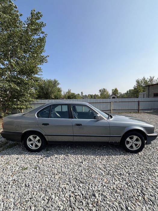 Продам BMW E34 520i vanos 2l, в хорошем состояний