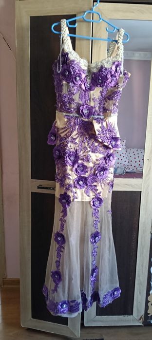 Vand rochie de seara