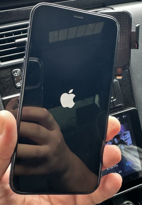 IPhone 11 64 ем 73%