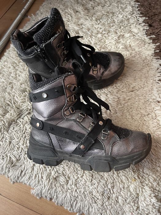 Продаются детские ботинки на девочку