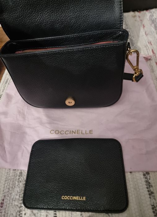 Продавам чанта Coccinelle от телешка кожа