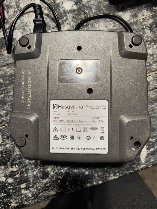 Husqvarna qc330 зарядно 42v