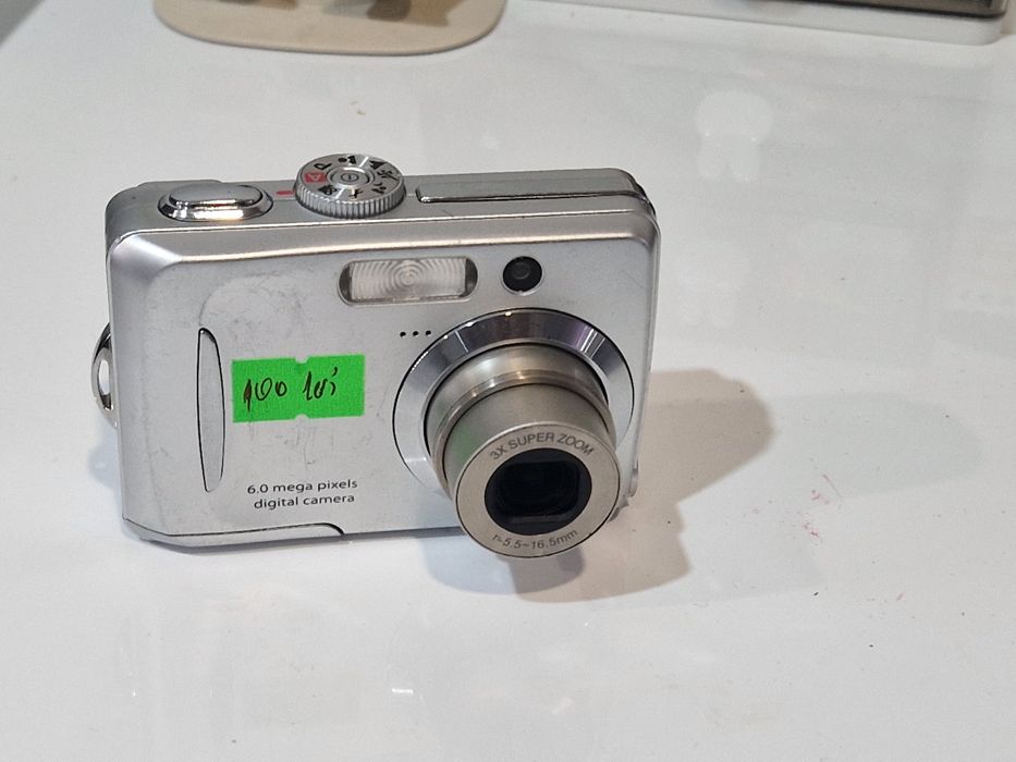 Aparat foto perfect funcțional, cu baterii