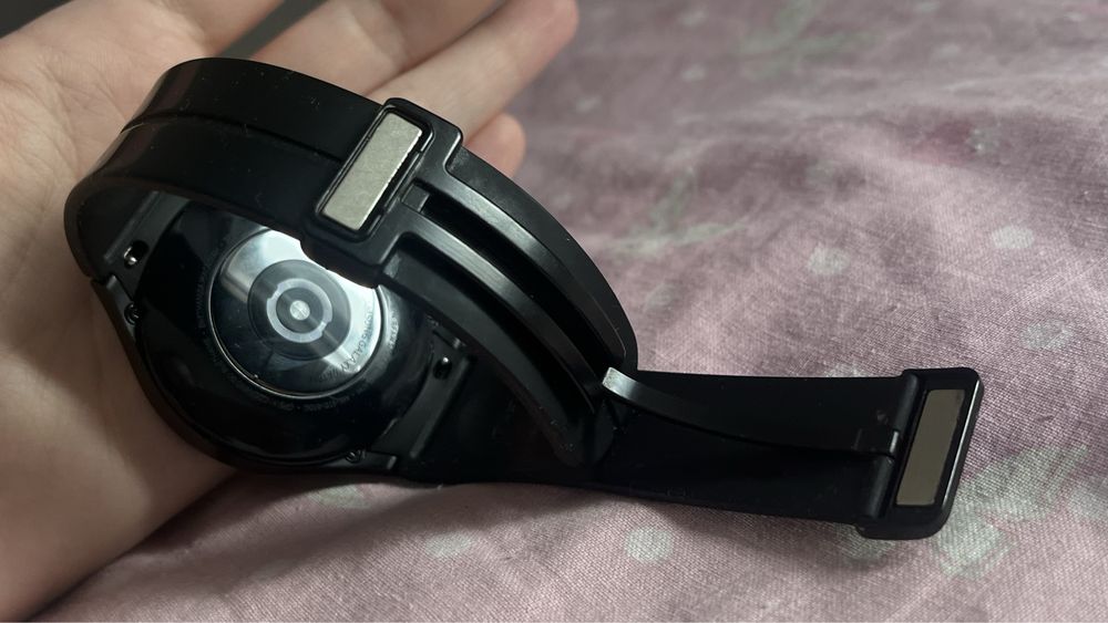 Продам смарт часы Samsung Galaxy Watch4 Classic