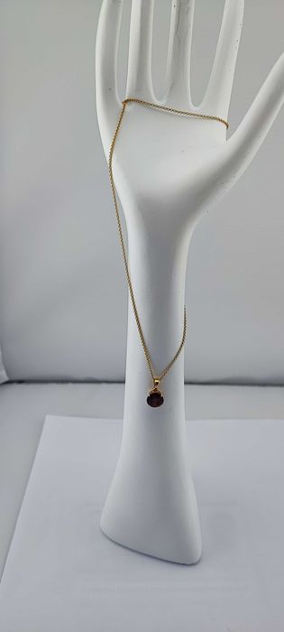Lant aur cu medalion cu piatra garnet