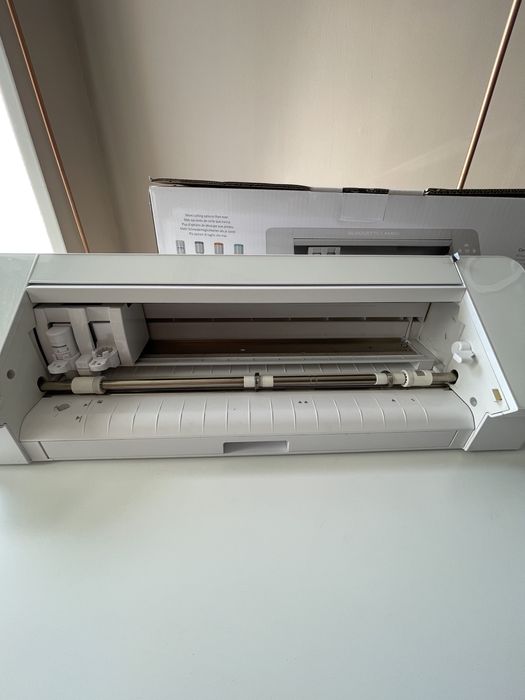 Silhouette Cameo 4 режещ плотер