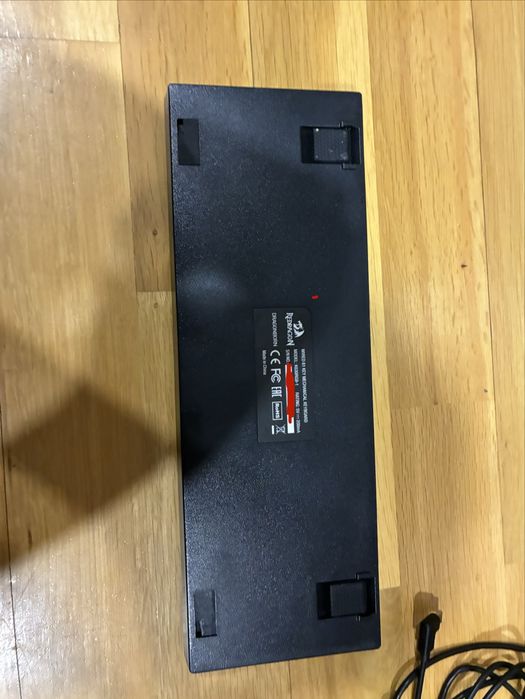 Продавам клавиатура red dragon k630!