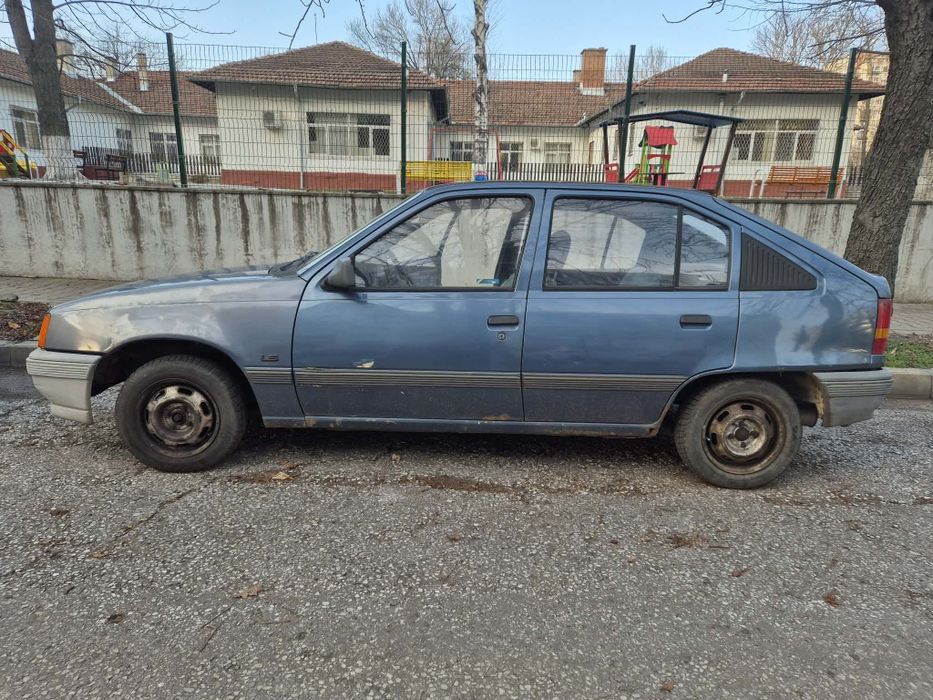 Опел кадет(капка), 1.6 бензин (автомат)