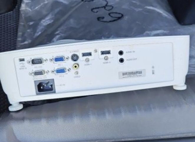 Продам проектор в идеальном состоянии
