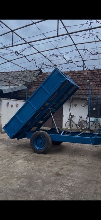 Vand  remorca 2 bucati