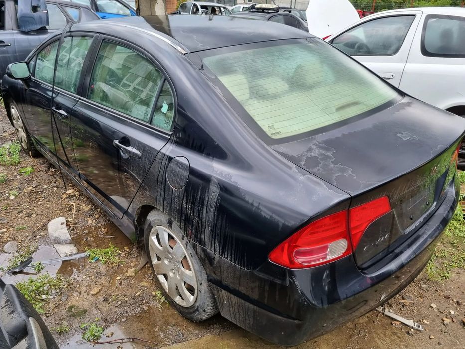 Dezmembram Honda Civic Sedane, an 2006, 2.0 benzina