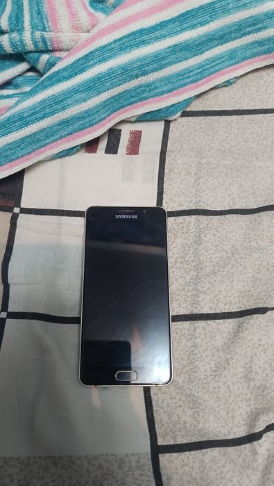 Samsung Galaxy A5 2016 золотого цвета