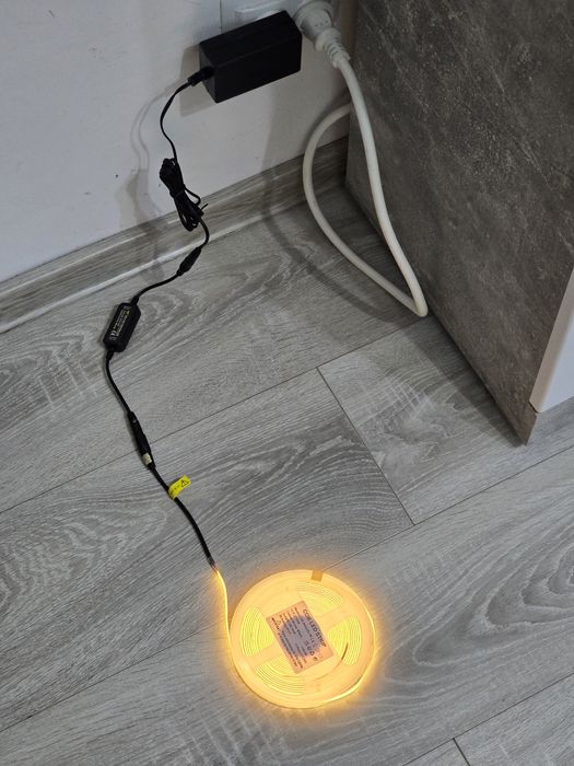 Bandă LED COB 2700K Alb Cald 5m – 24V, Reglabilă, CRI90+, Telecomandă
