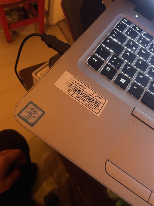 Vand laptop hp foarte bun